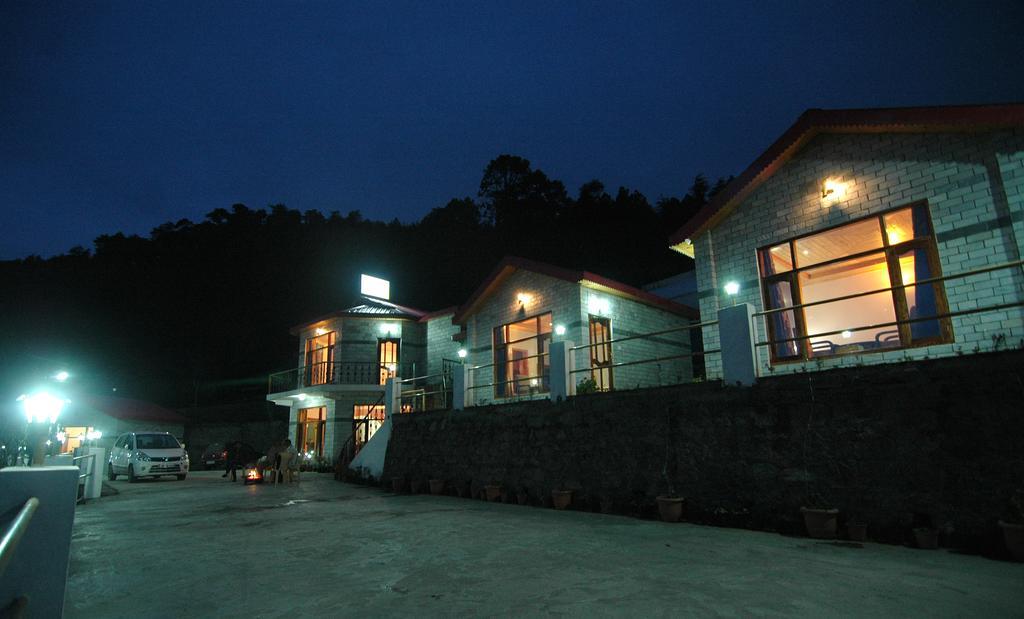 Village Live In Resort Chail Exterior photo